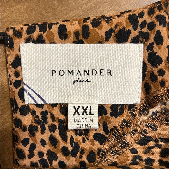 Tuckernuck Pomander Place Carlota Peplum Top Leopard Animal Print XXL
X - Picture 5 of 17